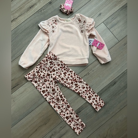 2/$18 NWT Girls Pink Ruffle Sweatshirt and Floral Leggings Set - Size 4T - Picture 2 of 14
